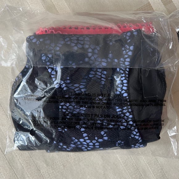 Victoria's Secret Lace & Daisy print Side Tie bikini bottom in Medium - NWT - Picture 11 of 11